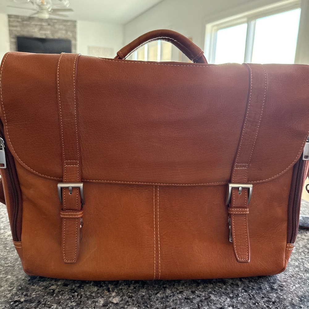 Leather men’s carry bag